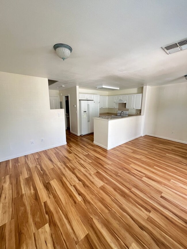 Building Photo - Spinnaker Townhouse $3250.00! 2 Story 3bd ...