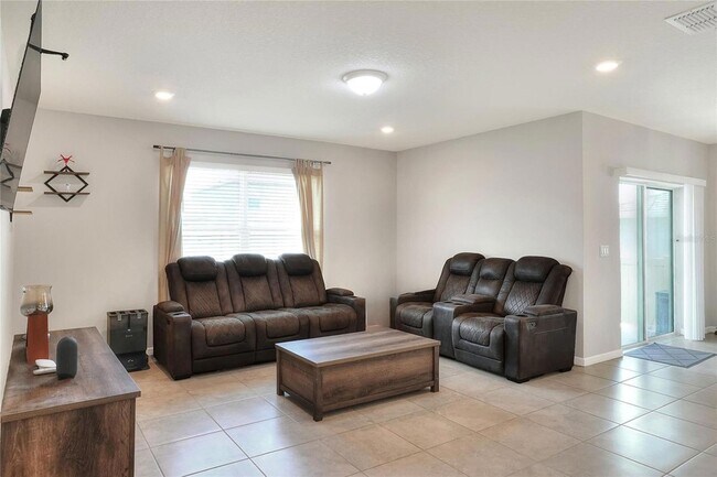 Building Photo - 1623 Aspen Ave