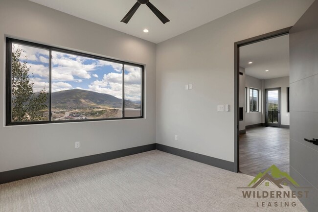 Building Photo - 348 Lake View Dr