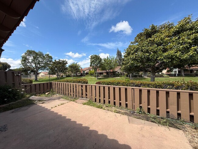 Building Photo - Beautiful Single Story Foxenwood Townhome in Orcutt with Easy Access to VSFB