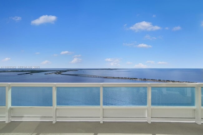 Building Photo - 1643 Brickell Ave