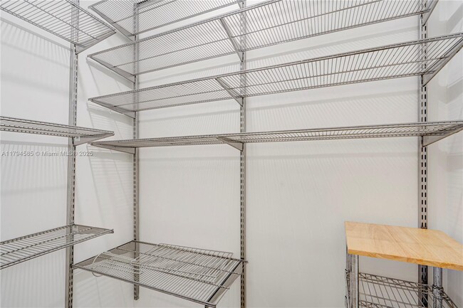 Building Photo - 7541 SW 61st Ave