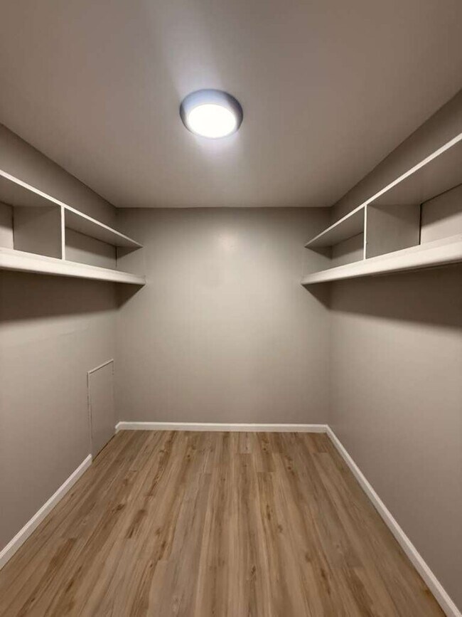 Building Photo - 16700 Lahser Rd