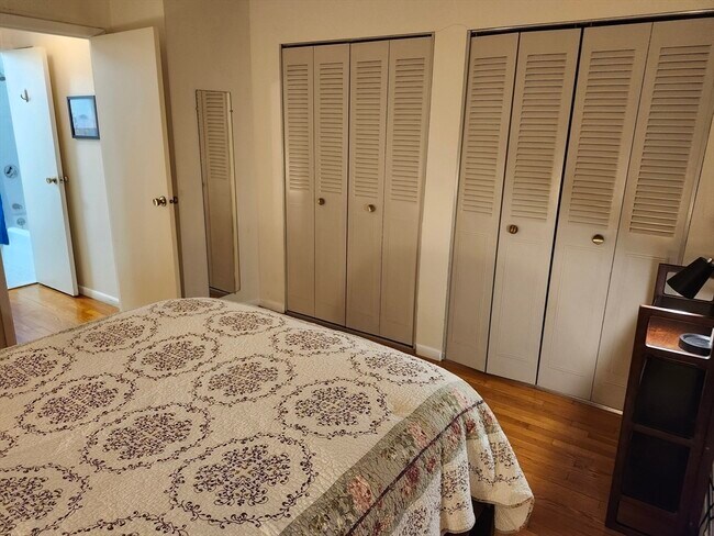 Building Photo - 1643 Cambridge St