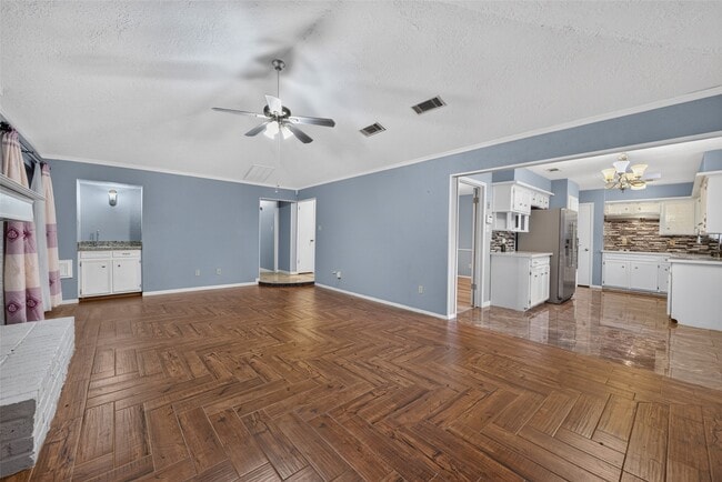 Building Photo - 5714 Arbor Vitae Dr