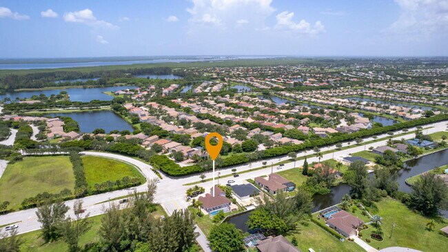 Building Photo - 2211 Surfside Blvd