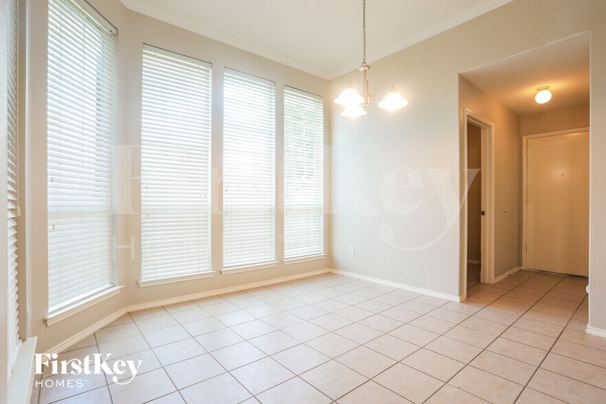 Building Photo - 1731 Vista Ridge Dr W
