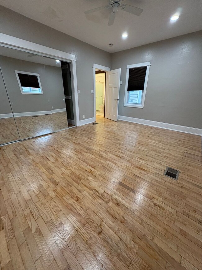 Building Photo - 4 Bedroom, 2 Full Baths and 2 1/2 Bath Hou...