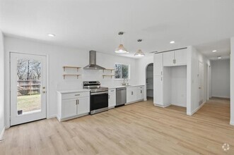 Building Photo - 4220 Pocahontas Dr