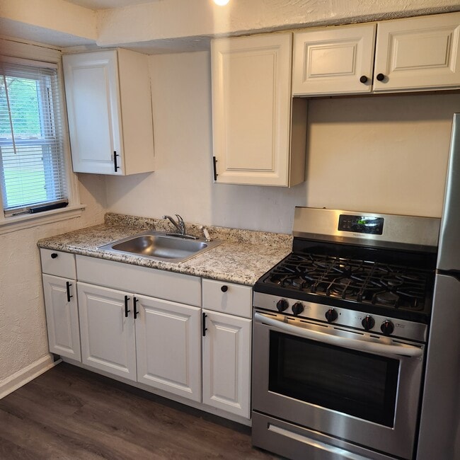Building Photo - 1144 Shadycrest Dr