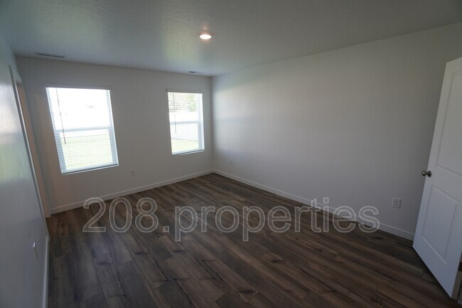 Building Photo - 798 Education St