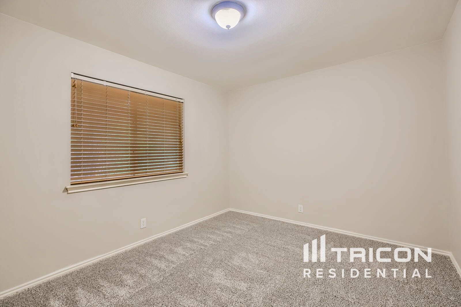 Building Photo - 6026 Elk Valley