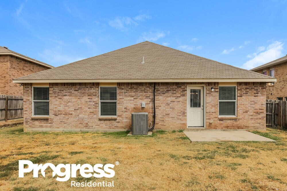 Building Photo - 8410 River Bluffs Dr