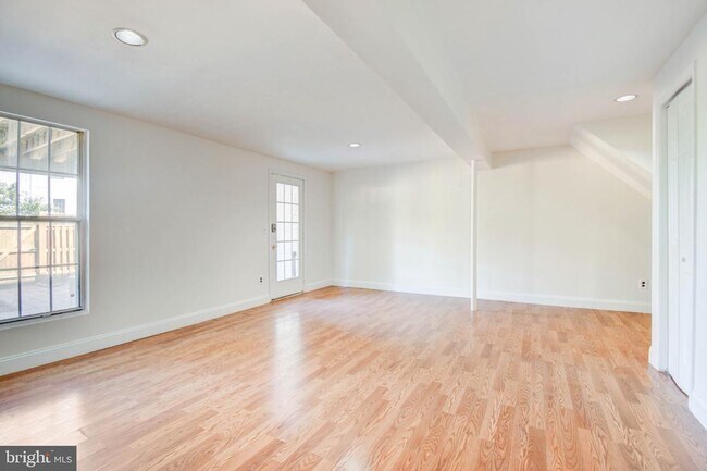 Building Photo - 6022 Phlox Ct