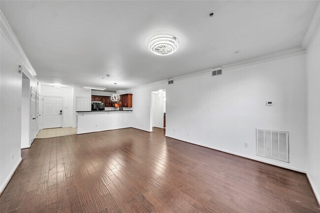 Building Photo - 6633 W Sam Houston Pkwy S