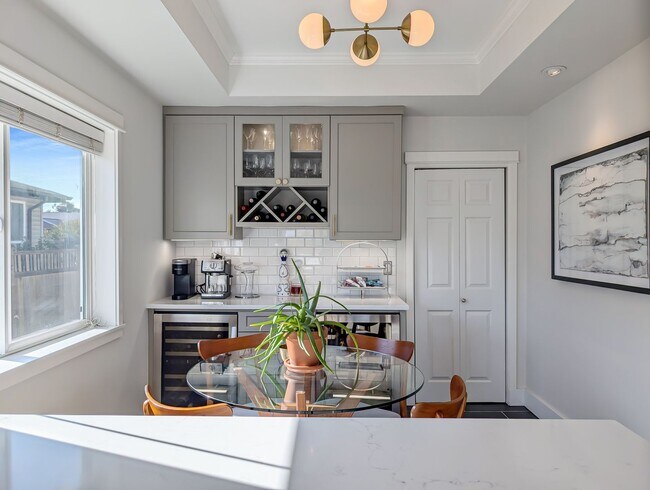 Building Photo - Elegant 3-Bedroom Home with Exceptional Craftsmanship in West Seattle