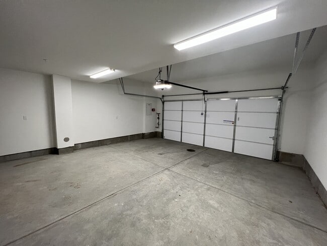 Building Photo - 426 Semillon Ln