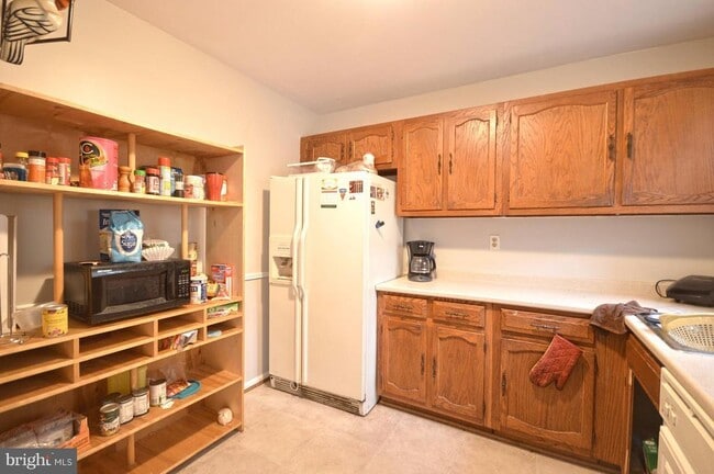 Building Photo - 9847 Oakdale Woods Ct