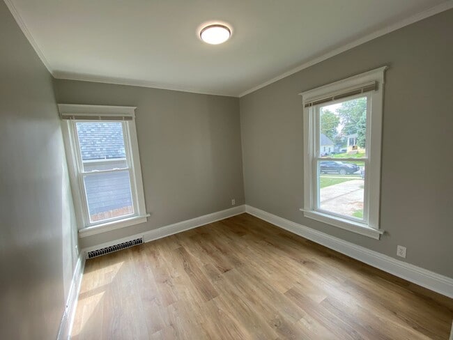 Building Photo - Fully Remodeled House!
