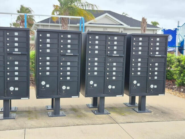 Building Photo - 2099 Babbling Brk Blvd