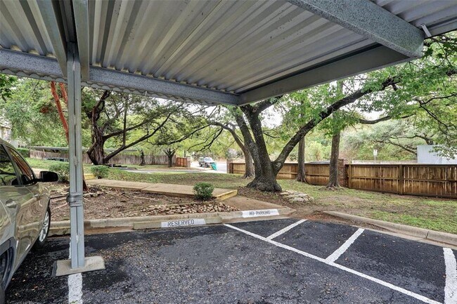 Building Photo - 1804 Capital Pkwy