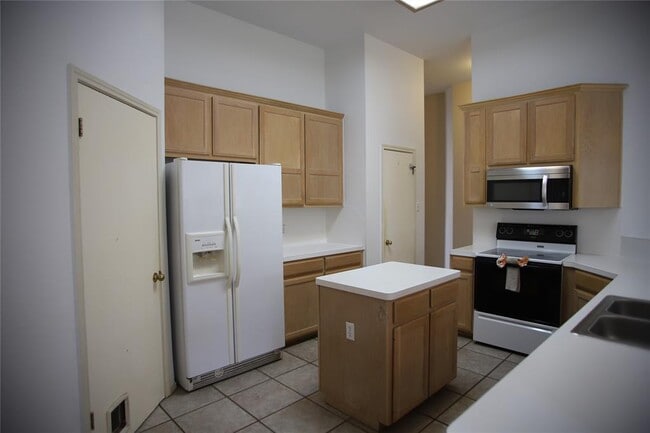 Building Photo - 403 N Blue Ridge Pkwy