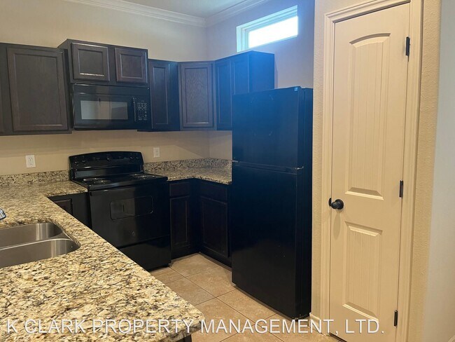 Building Photo - 3 br, 2.5 bath House - 6019 KARLY WAY #103