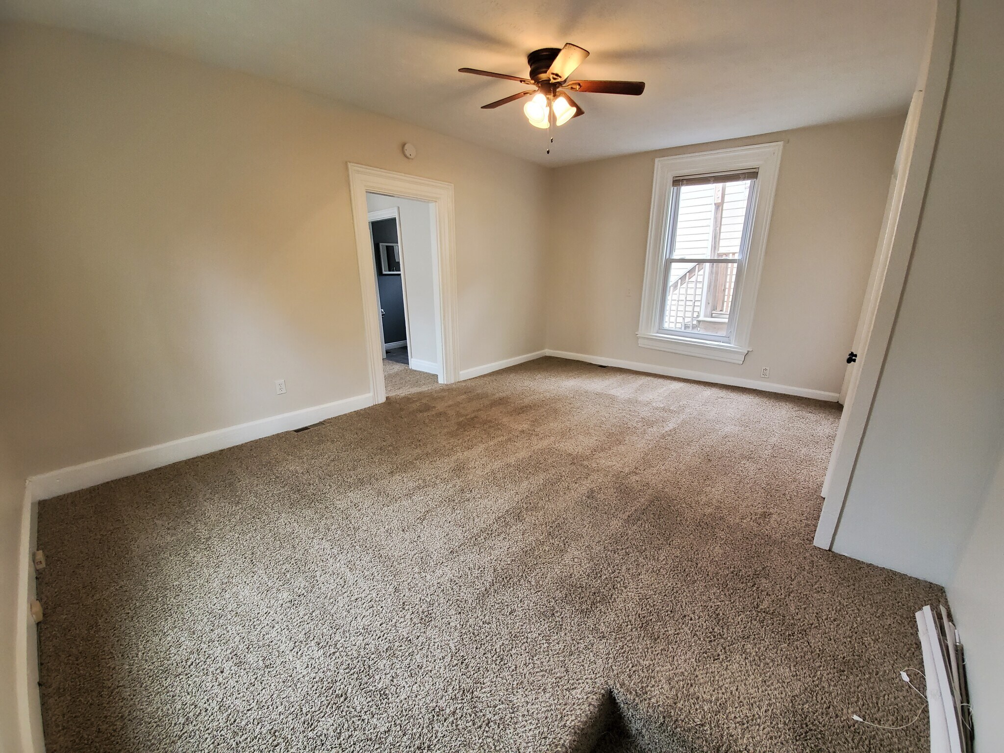 Building Photo - 414 Hoge St