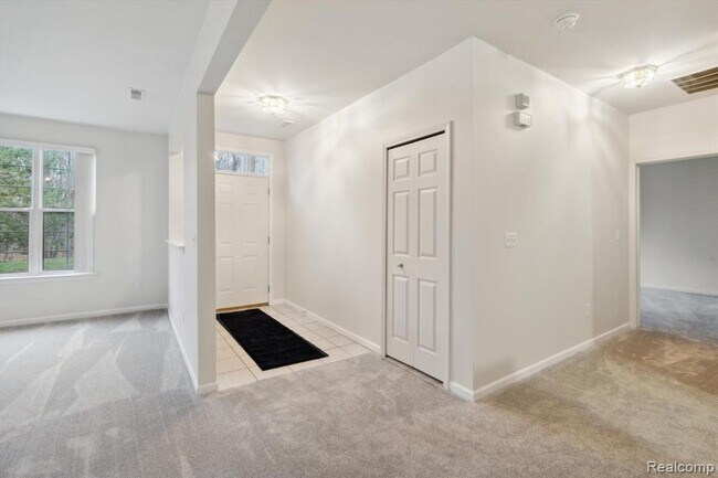 Building Photo - 15980 Morningside