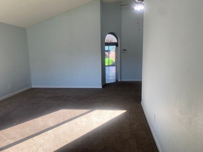 Building Photo - Beautifully Maintained Fairfield Home is A...