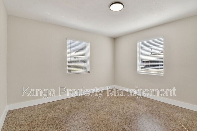 Building Photo - 58 W 27th St