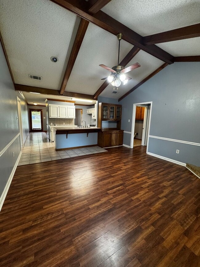 Building Photo - 1729 Tallwood Dr