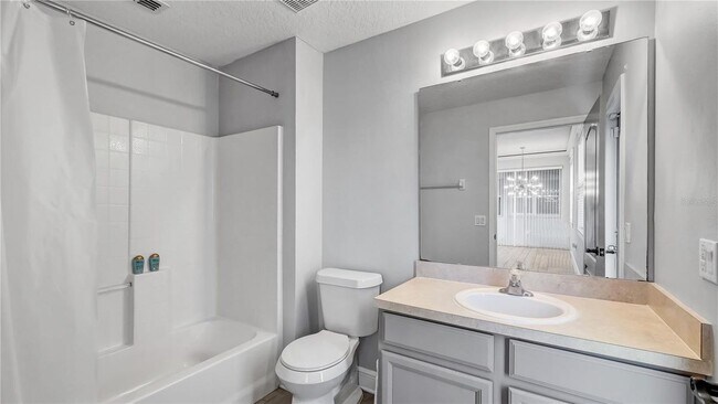 Building Photo - 3833 Siskin Dr