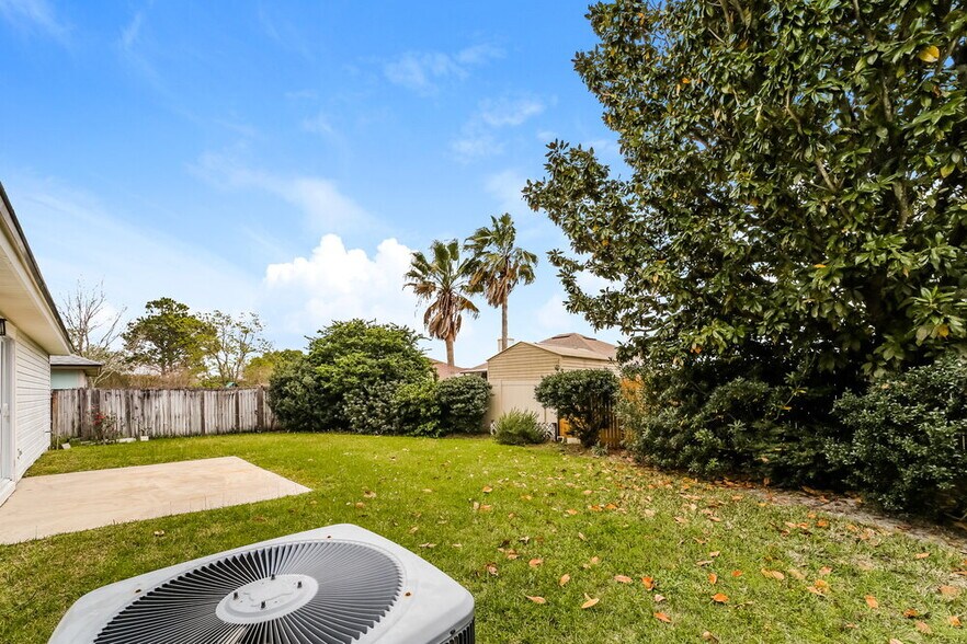 Building Photo - 557 Fallen Timbers Dr