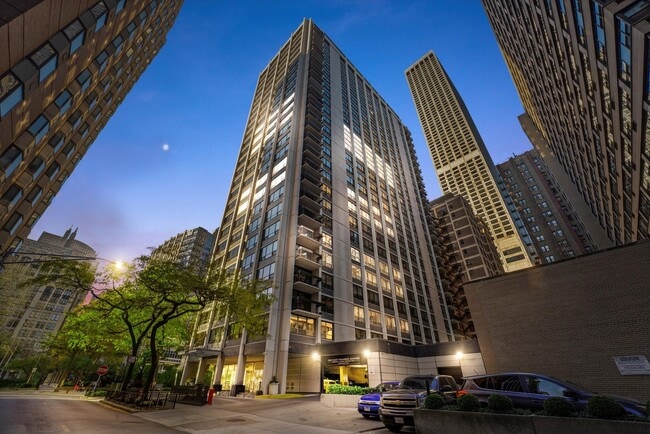 Building Photo - 222 E Pearson St