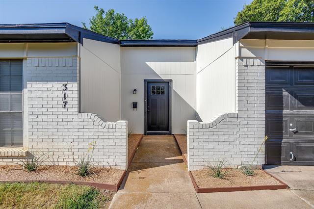 Building Photo - 317 NW Suzanne Terrace