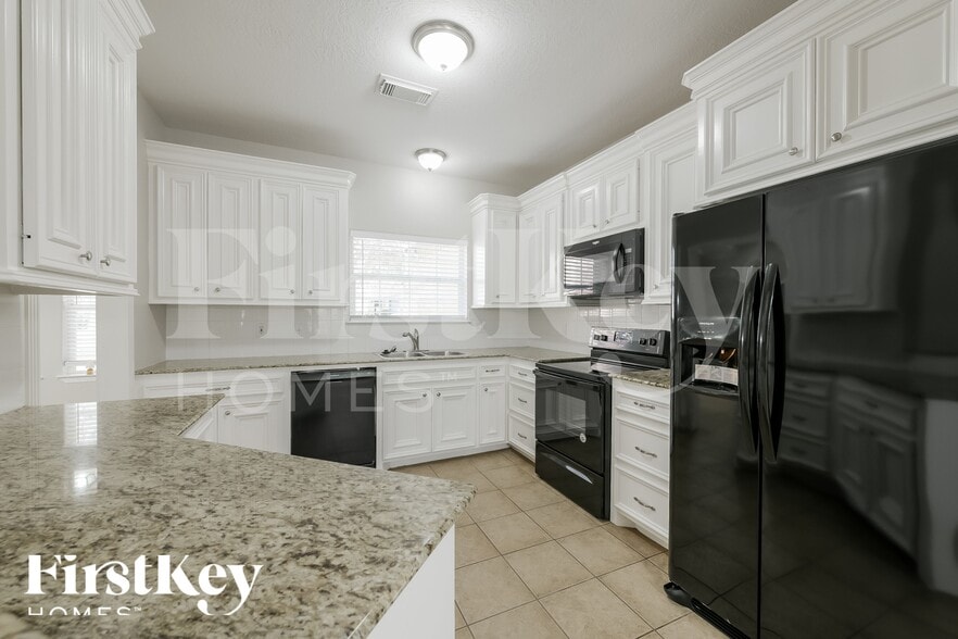 Building Photo - 295 Cypress Dr