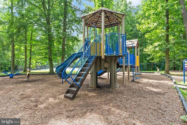 Building Photo - 10720 West Dr