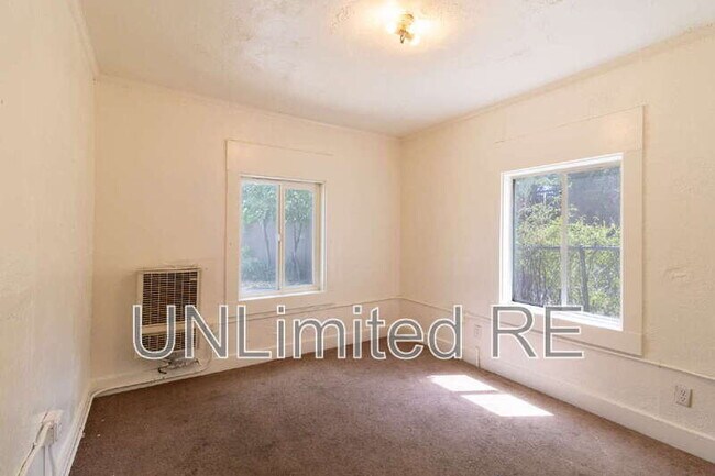 Building Photo - 306 S Humphreys St