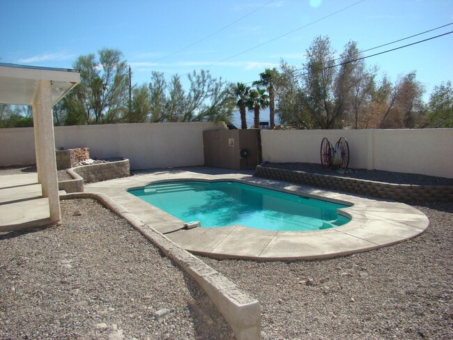 Building Photo - Coming Soon! Undergoing repairs and exteri...