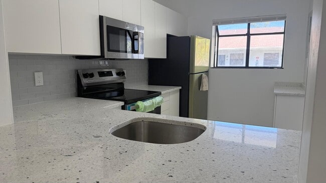 Building Photo - 1254 S Military Trail