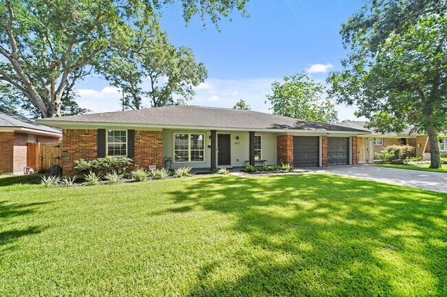 Building Photo - 5427 Stillbrooke Dr