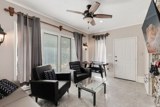 Building Photo - 64 Montebello Rd