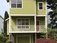 Building Photo - 3911 NE 9th Ave