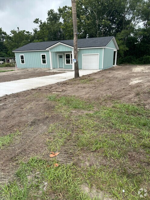 Building Photo - 2241 Parkin Rd