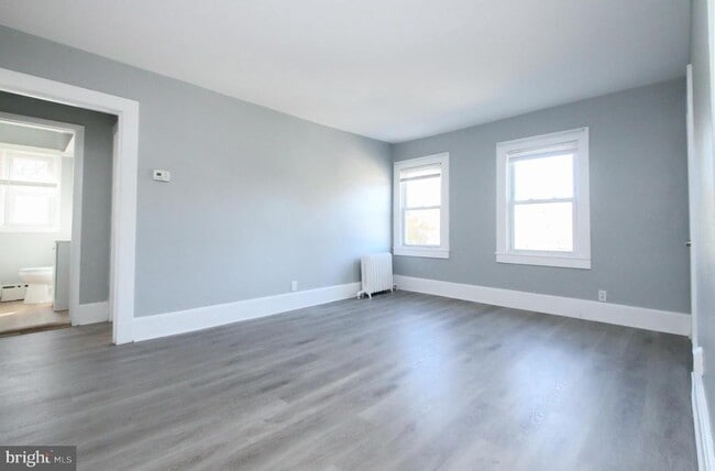 Building Photo - 2004 Trenton Ave