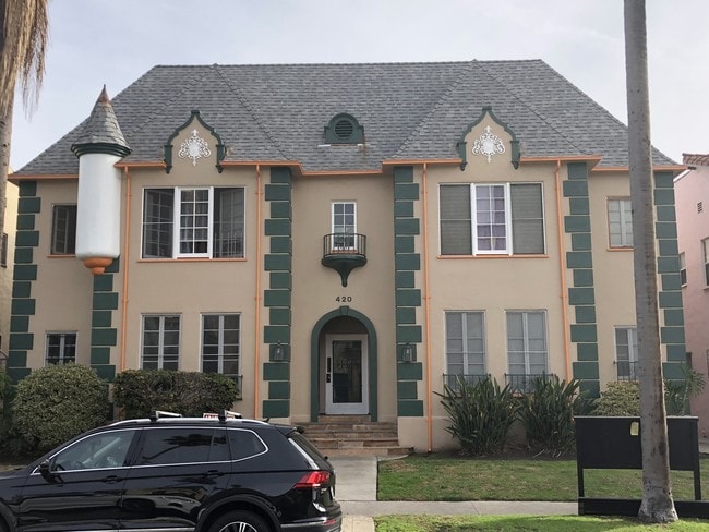 Primary Photo - 420 S Cochran Ave