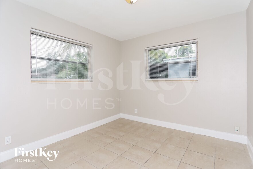 Building Photo - 6331 Southgate Blvd