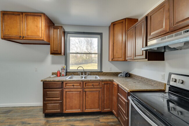 Building Photo - 1481 Snell Blvd