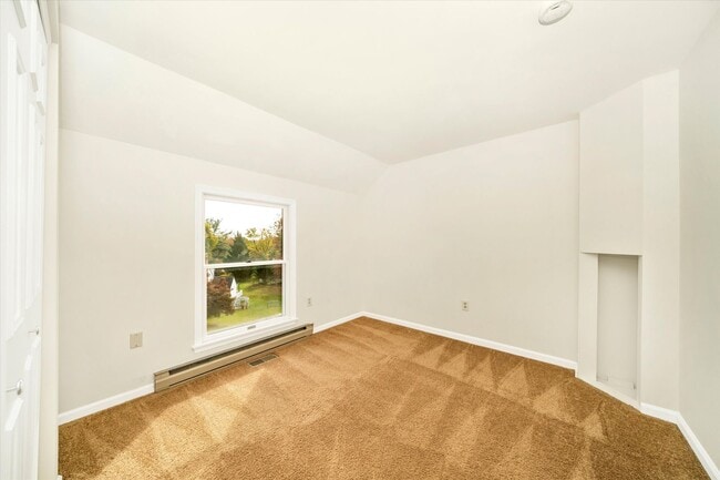 Building Photo - New Market Rental